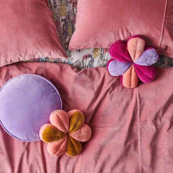 KIPANDCO Sweet Velvet Petal Cushion